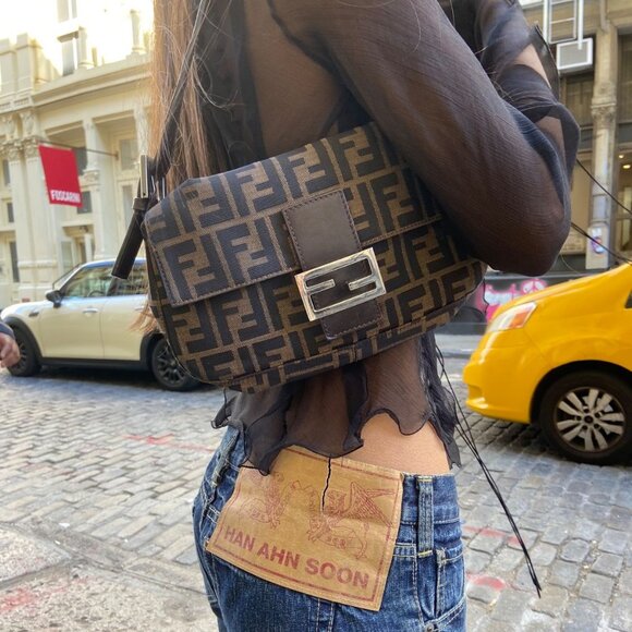 Authentic FENDI Zucca Mamma Baguette Canvas Leather Shoulder Bag Brown Tan - Picture 8 of 15